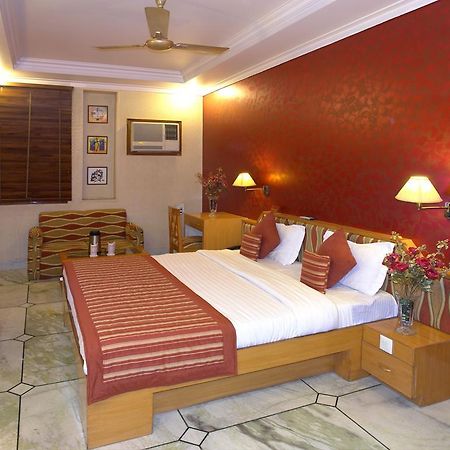 Hotel Singh International Делхи Екстериор снимка