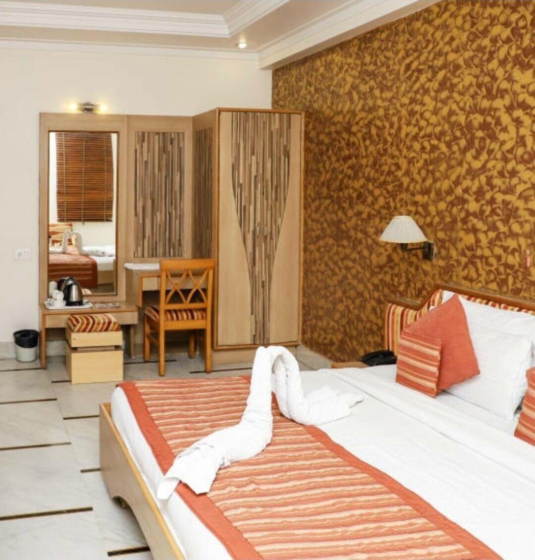 Hotel Singh International Делхи Екстериор снимка