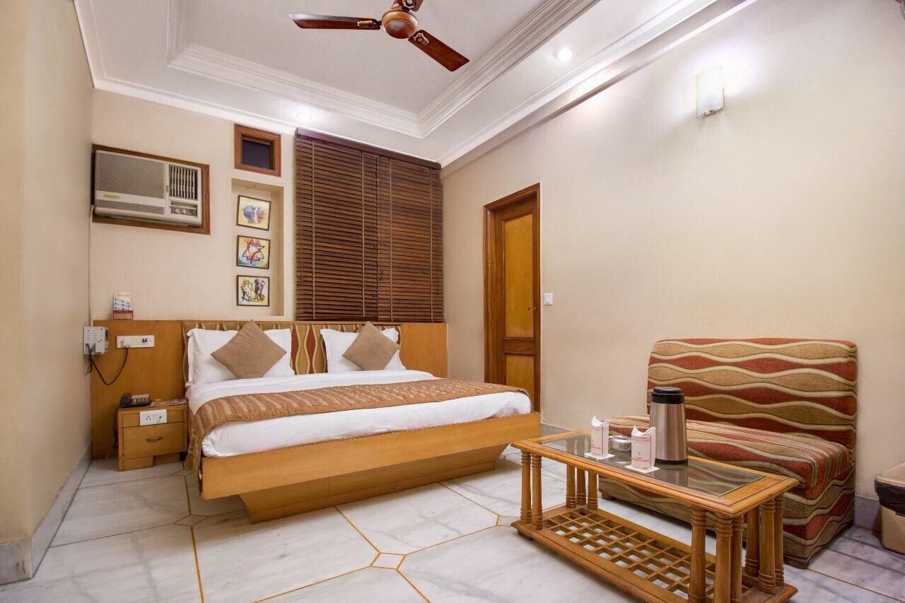 Hotel Singh International Делхи Екстериор снимка