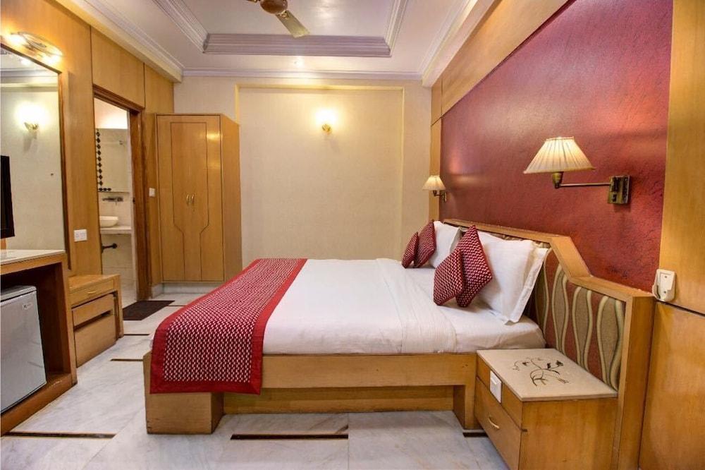 Hotel Singh International Делхи Екстериор снимка