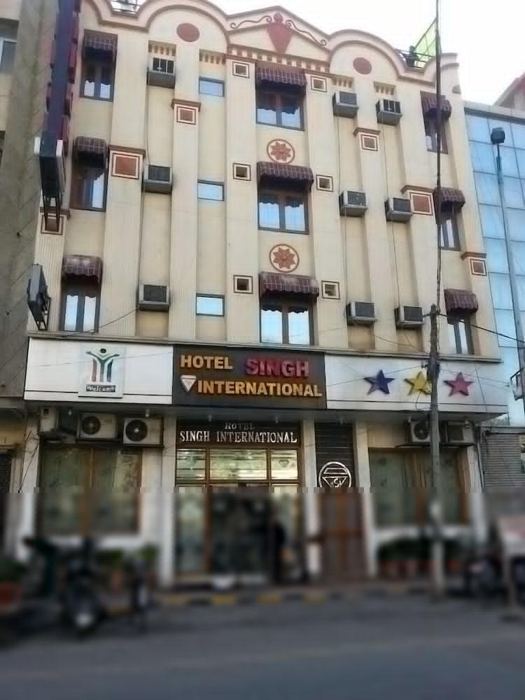 Hotel Singh International Делхи Екстериор снимка
