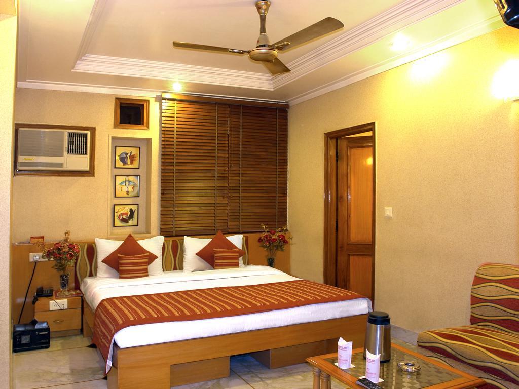Hotel Singh International Делхи Екстериор снимка