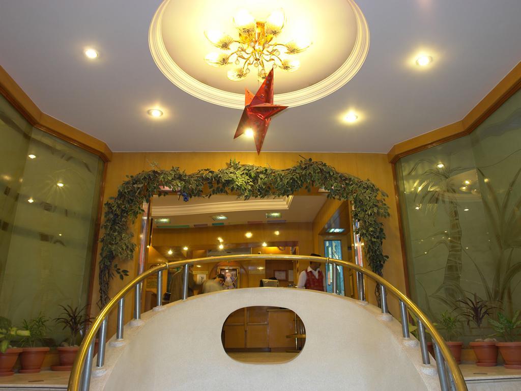 Hotel Singh International Делхи Екстериор снимка