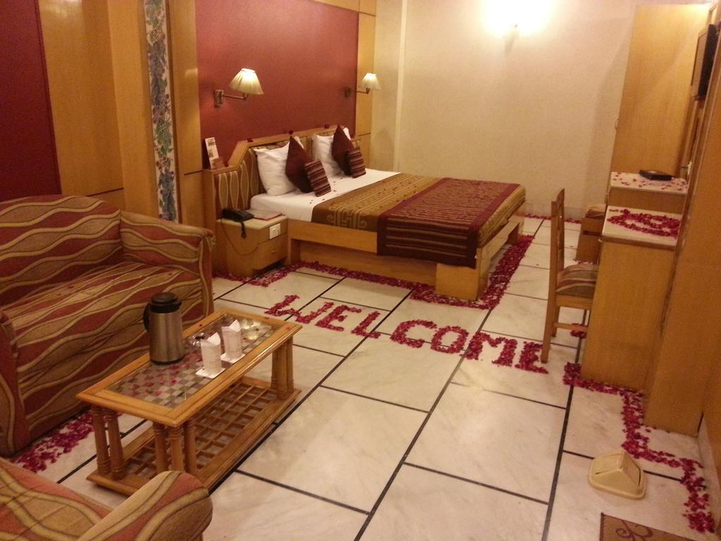 Hotel Singh International Делхи Екстериор снимка