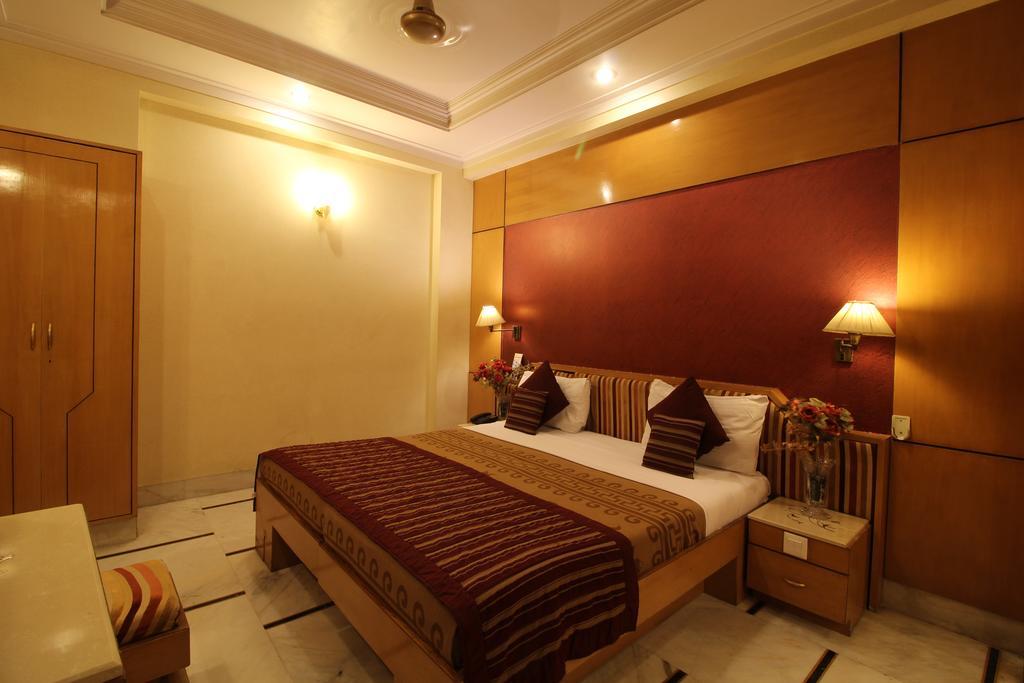 Hotel Singh International Делхи Екстериор снимка