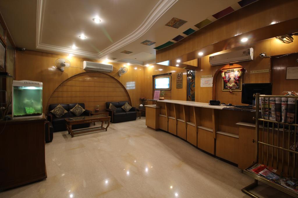 Hotel Singh International Делхи Екстериор снимка