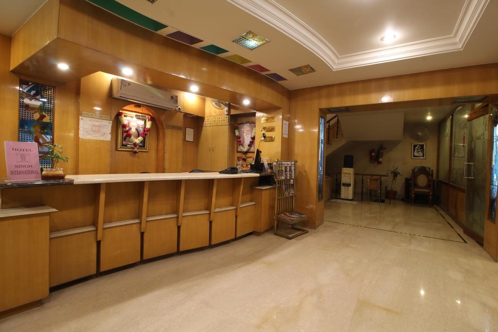 Hotel Singh International Делхи Екстериор снимка