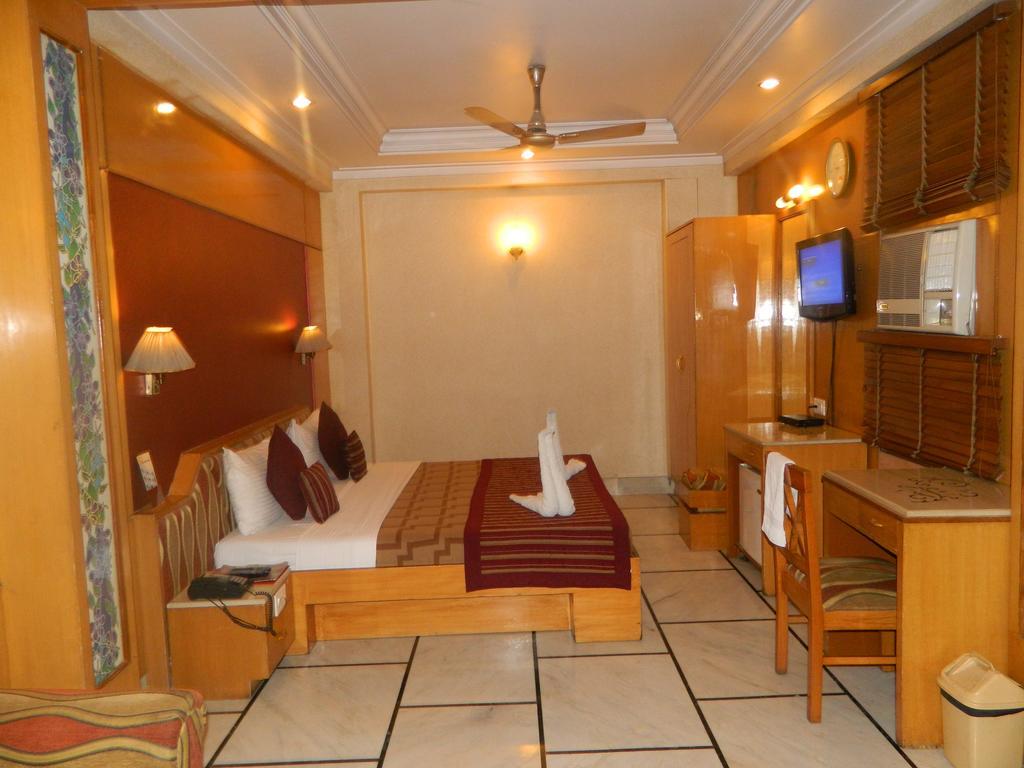 Hotel Singh International Делхи Екстериор снимка
